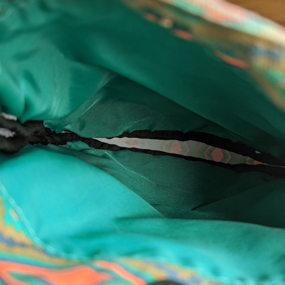 Kavu Keepalong Crossbody Bag in Diamond Print - Picture 8 of 9